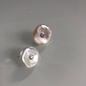 Natural freshwater pearl earrings